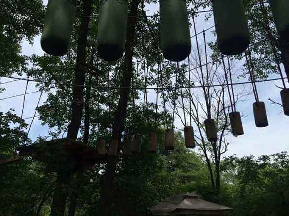 祝賀云屏三峽風(fēng)景名勝區(qū)滑索、滑草、叢林穿越調(diào)試完畢