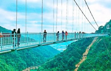 玻璃吊橋造價(jià)多少錢一米？一文看懂收費(fèi)組成說(shuō)明