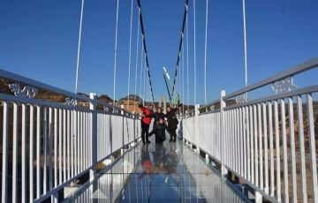 景區吊橋一平方造價大概多少錢？