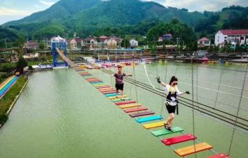 戶外無動力游樂設(shè)備—水上拓展項(xiàng)目